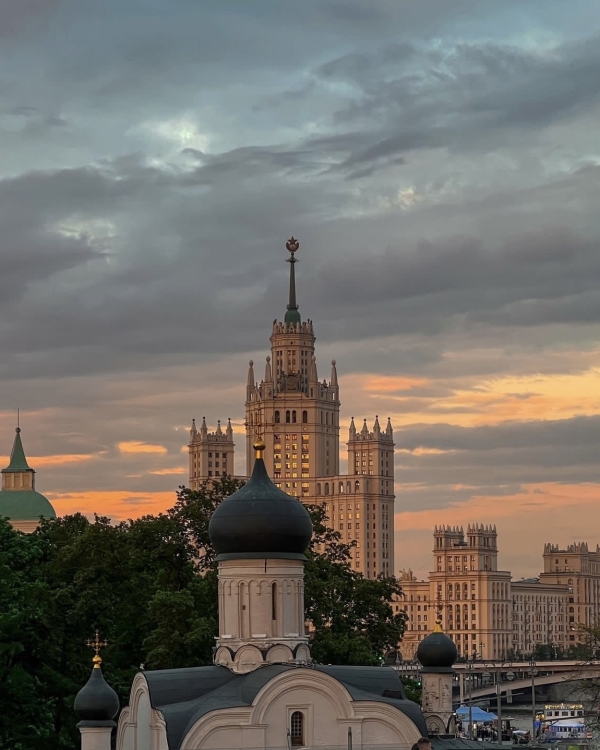 «Красивая жизнь» в Музее русского импрессионизма, освежающая