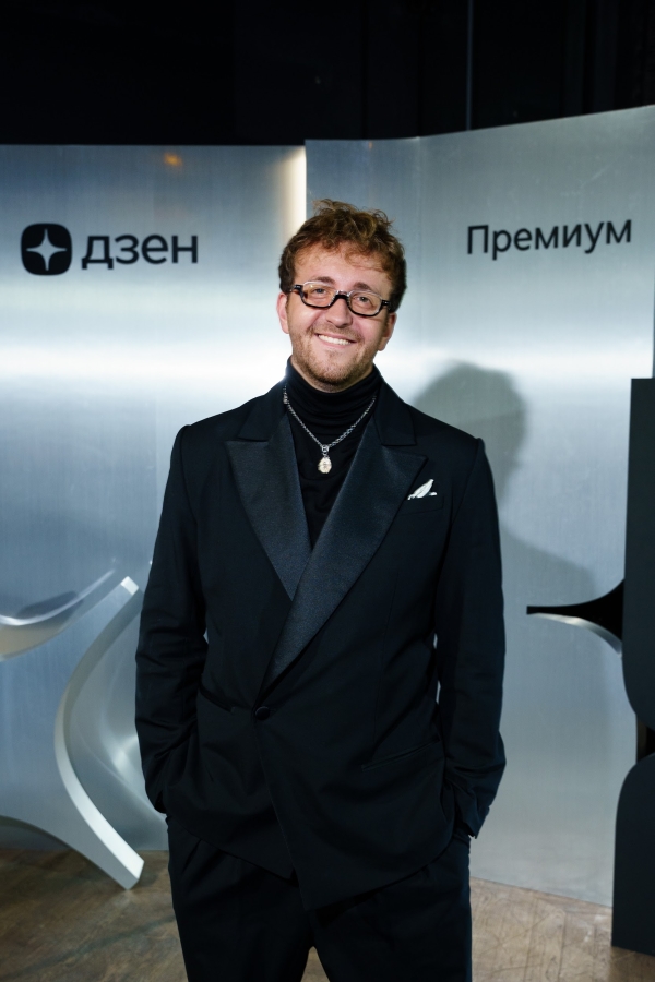 Ведущие Владислав Сапунов