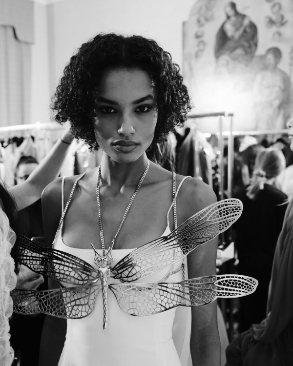 Невеста Chanel, Balenciaga, Dior. Какими свадебными образами